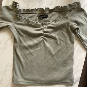 Abercrombie Fitch off shoulder ruffle top